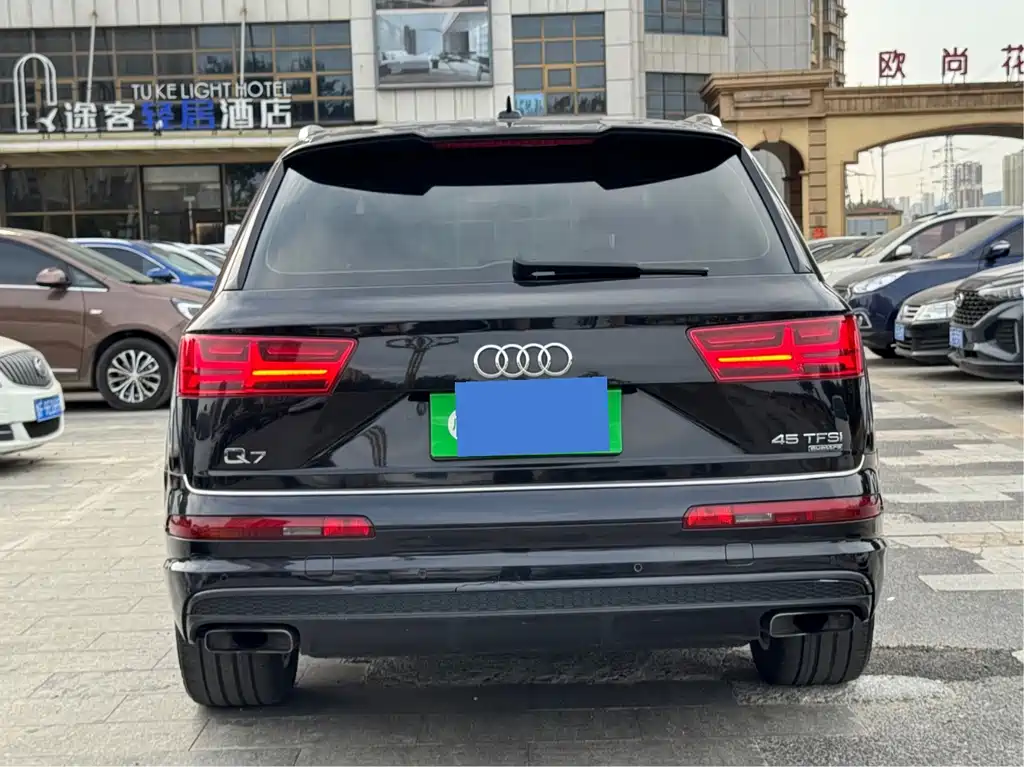 Audi Q7 — фото 5