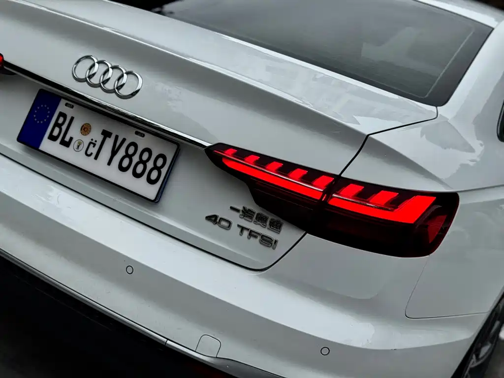 Audi A4L — фото 13