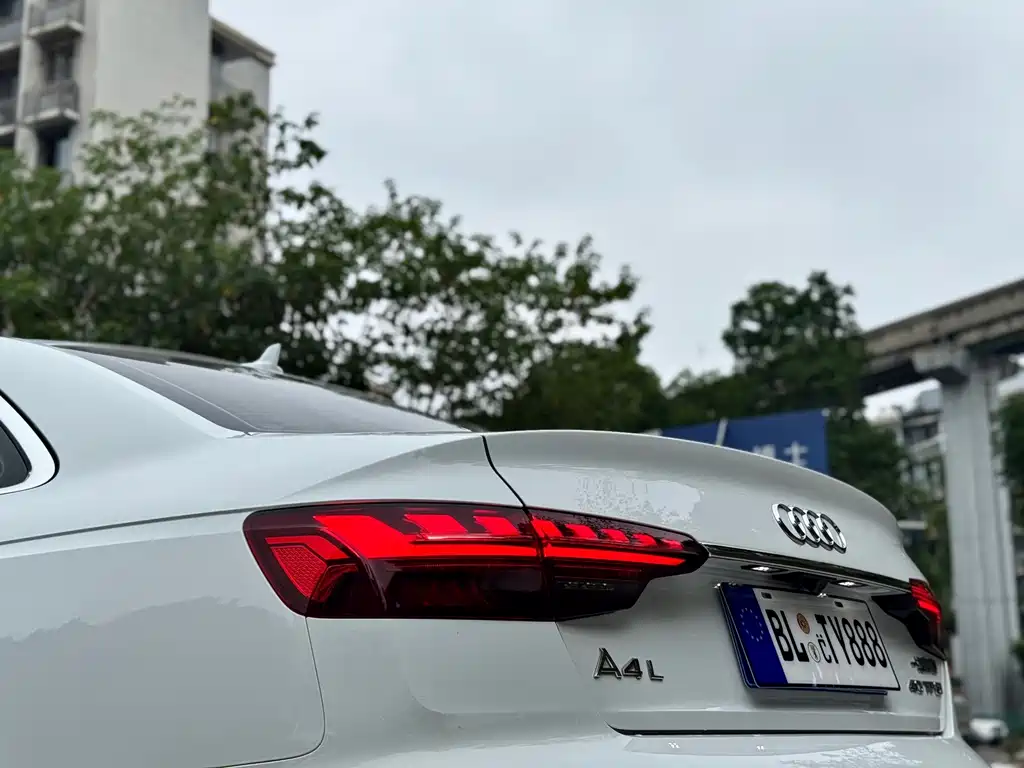 Audi A4L — фото 30