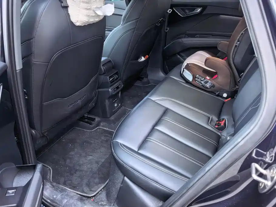 Audi Q4 e-tron — фото 11