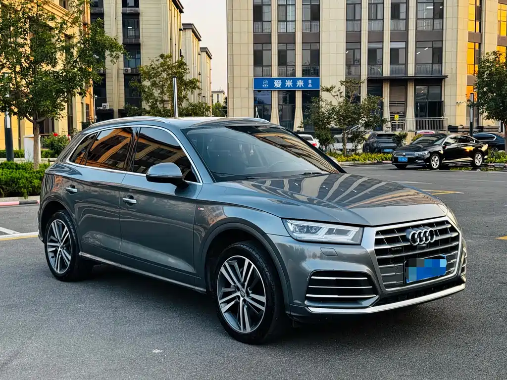 Audi Q5L — фото 3