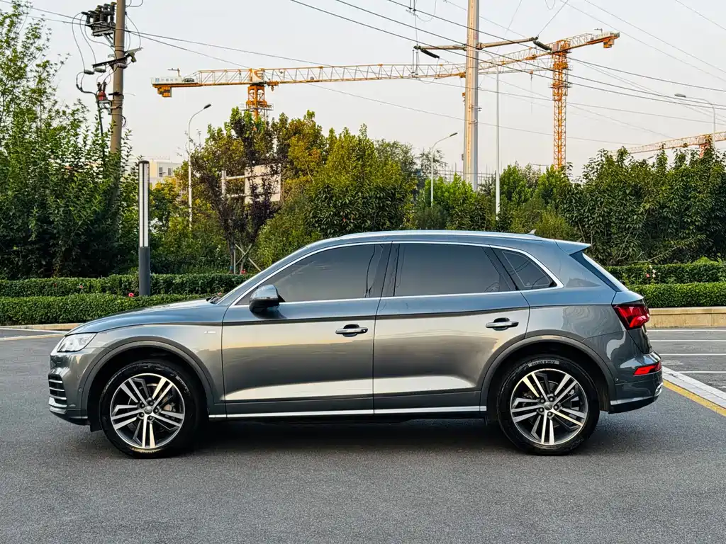 Audi Q5L — фото 7