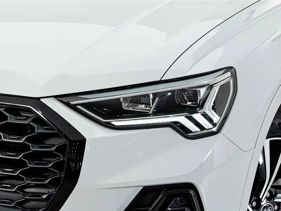 Audi Q3 Sportback — фото 4