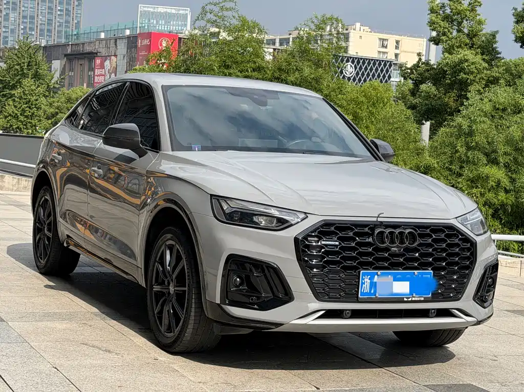 Audi Q5L Sportback — фото 3