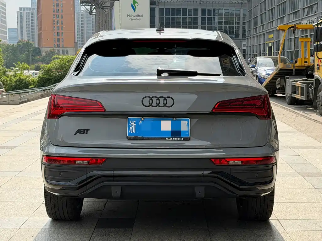 Audi Q5L Sportback — фото 5