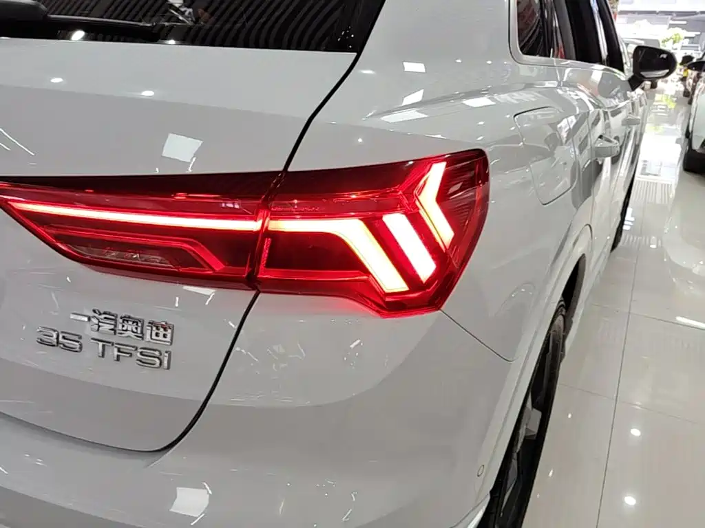 Audi Q3 — фото 8