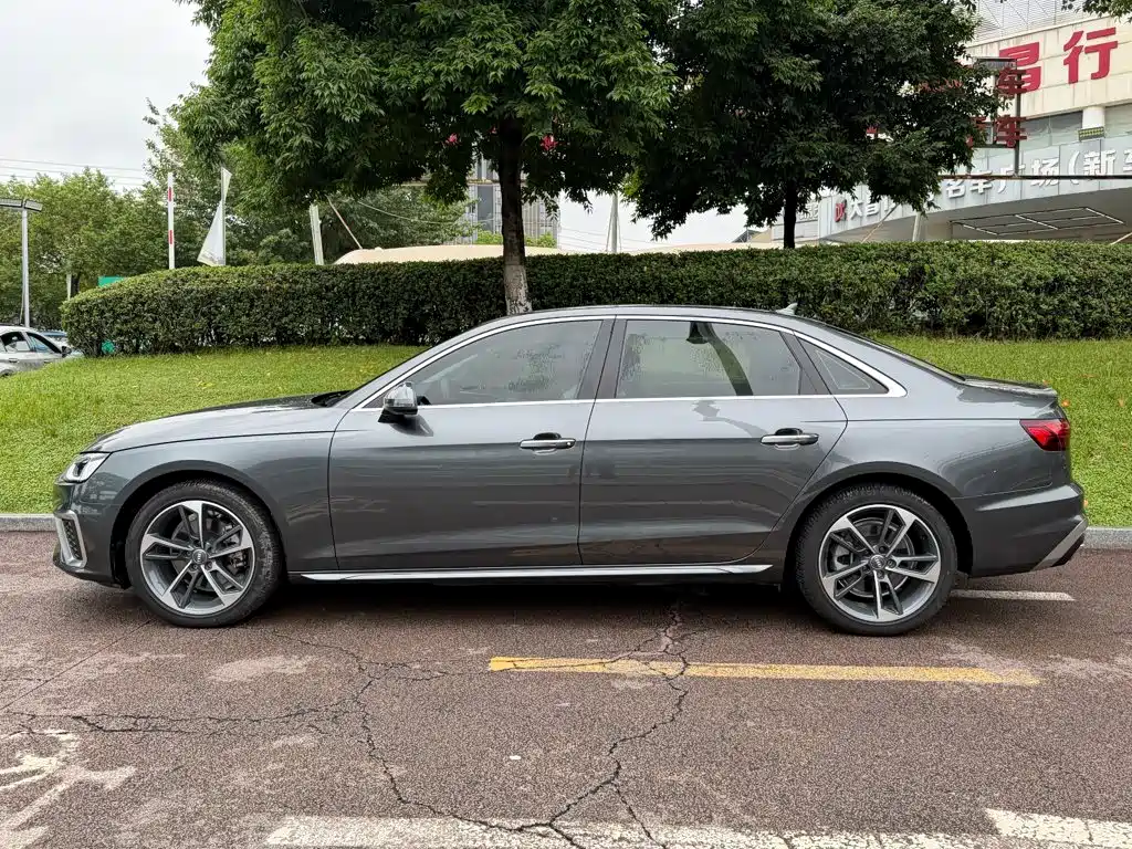 Audi A4L — фото 3