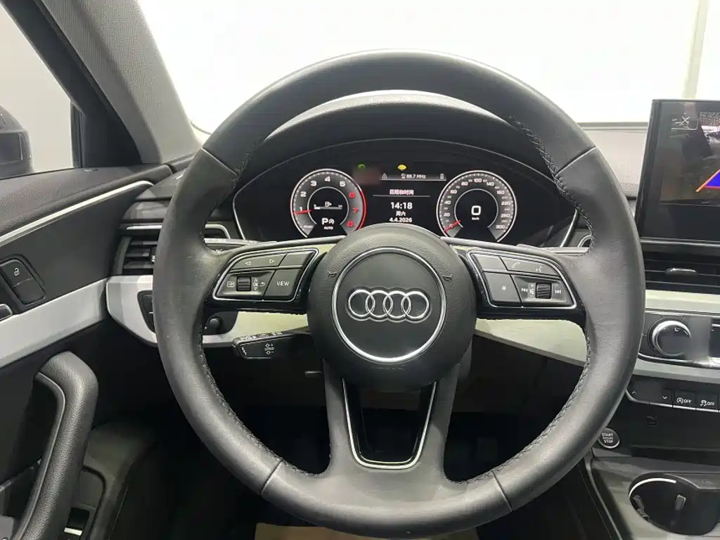 Audi A4L — фото 2