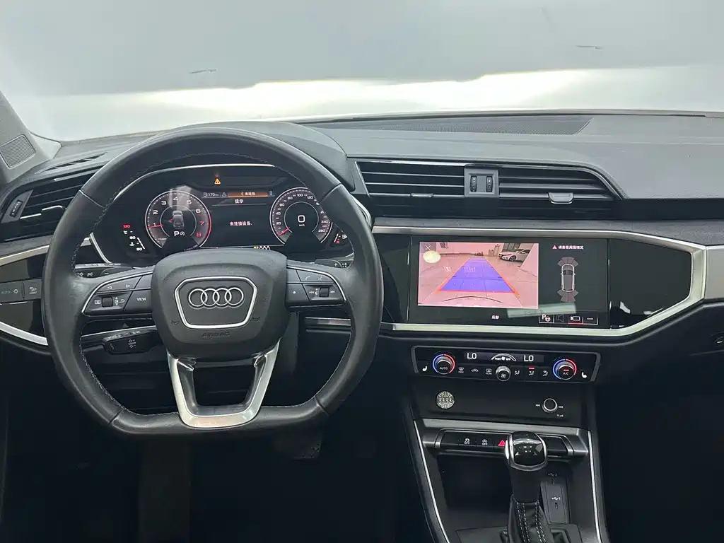 Audi Q3 — фото 10