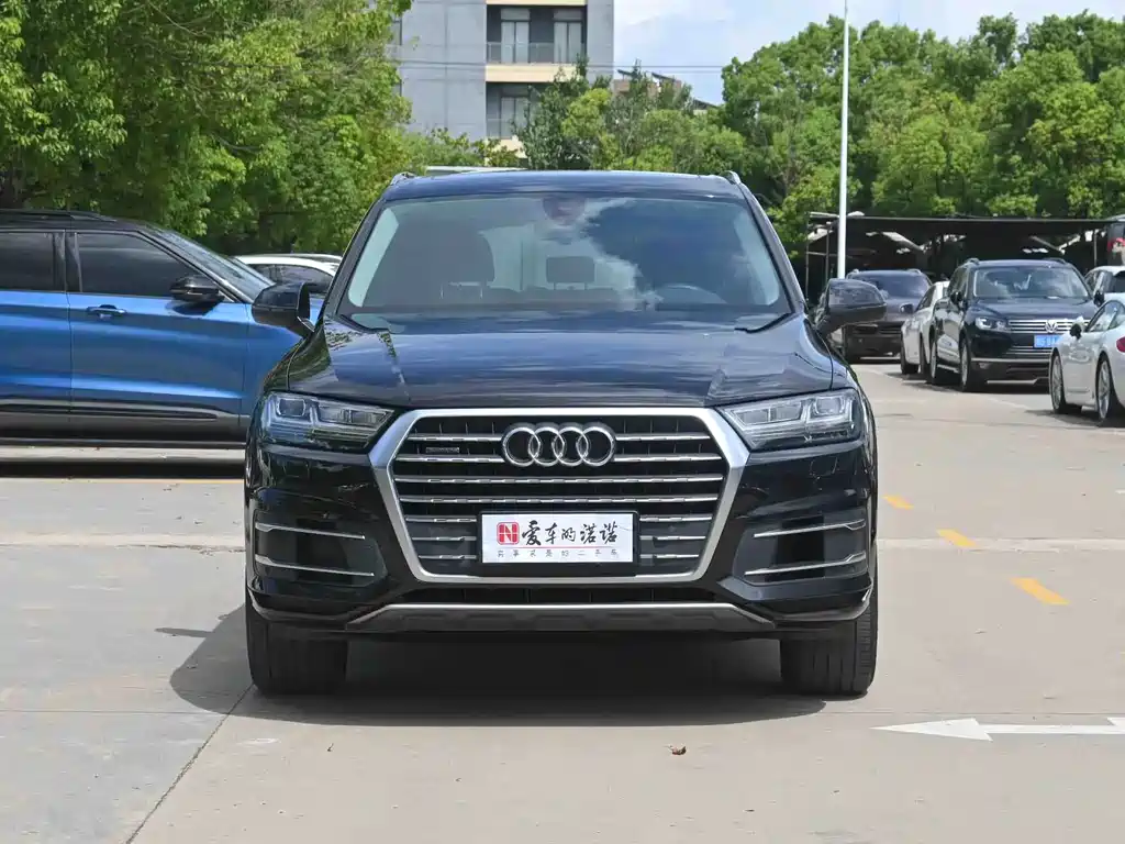 Audi Q7 — фото 2
