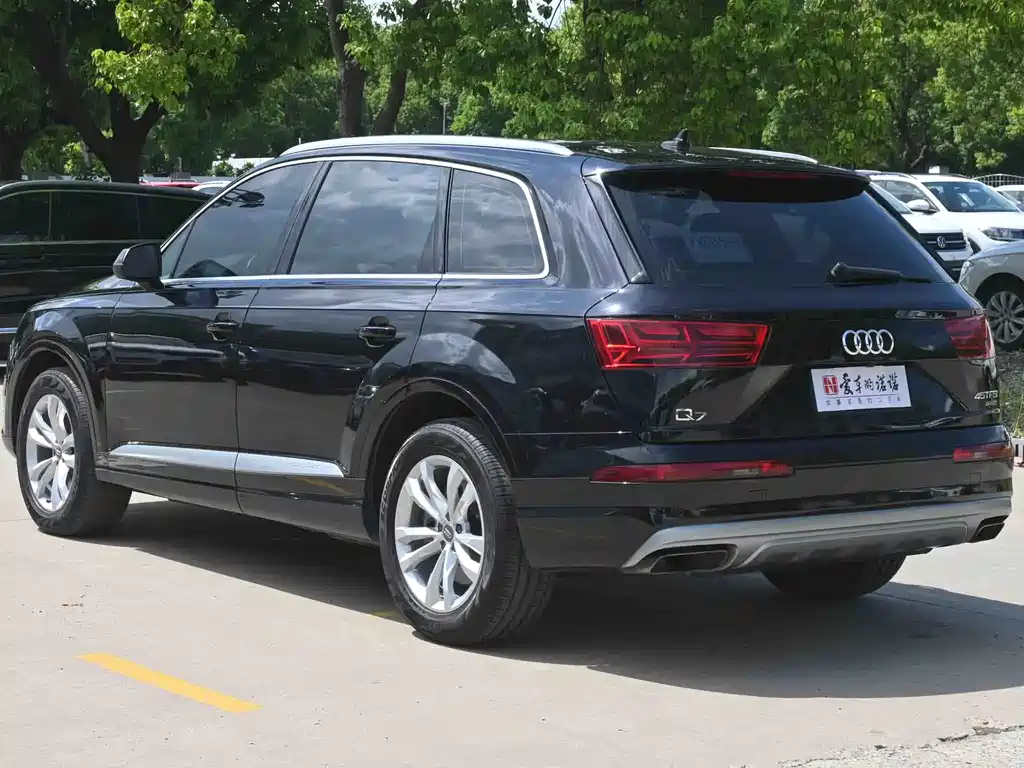 Audi Q7 — фото 4