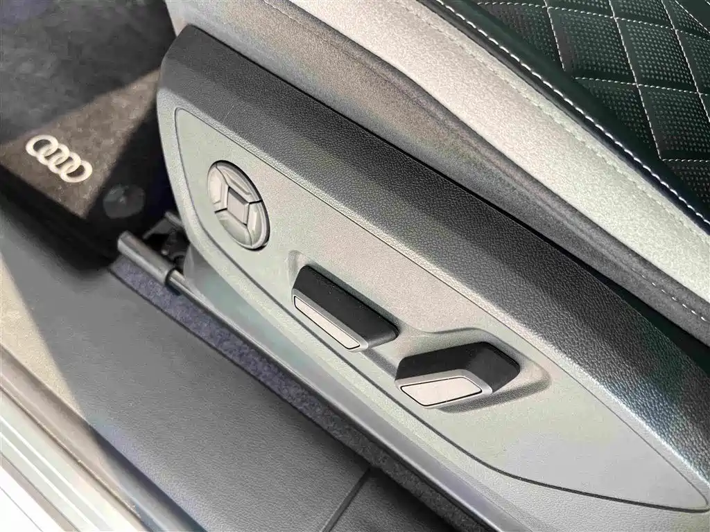 Audi Q3 — фото 22