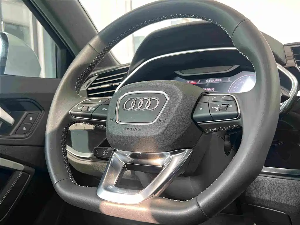 Audi Q3 — фото 36