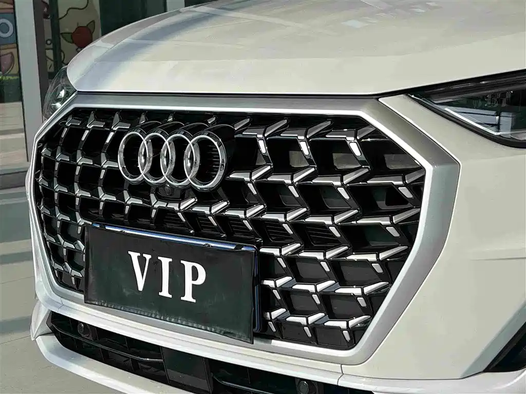 Audi Q3 — фото 10