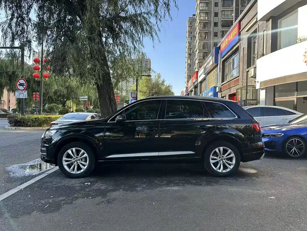 Audi Q7 — фото 3