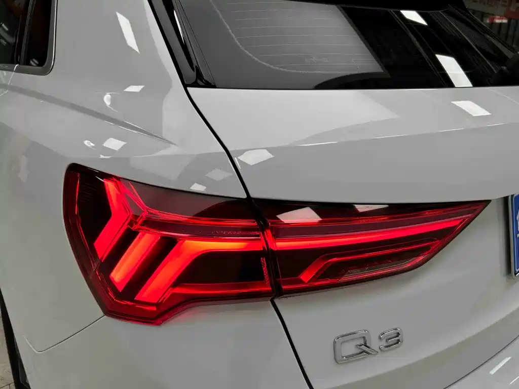 Audi Q3 — фото 24