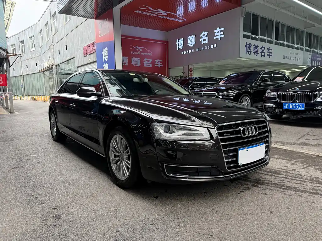 Audi A8 — фото 3