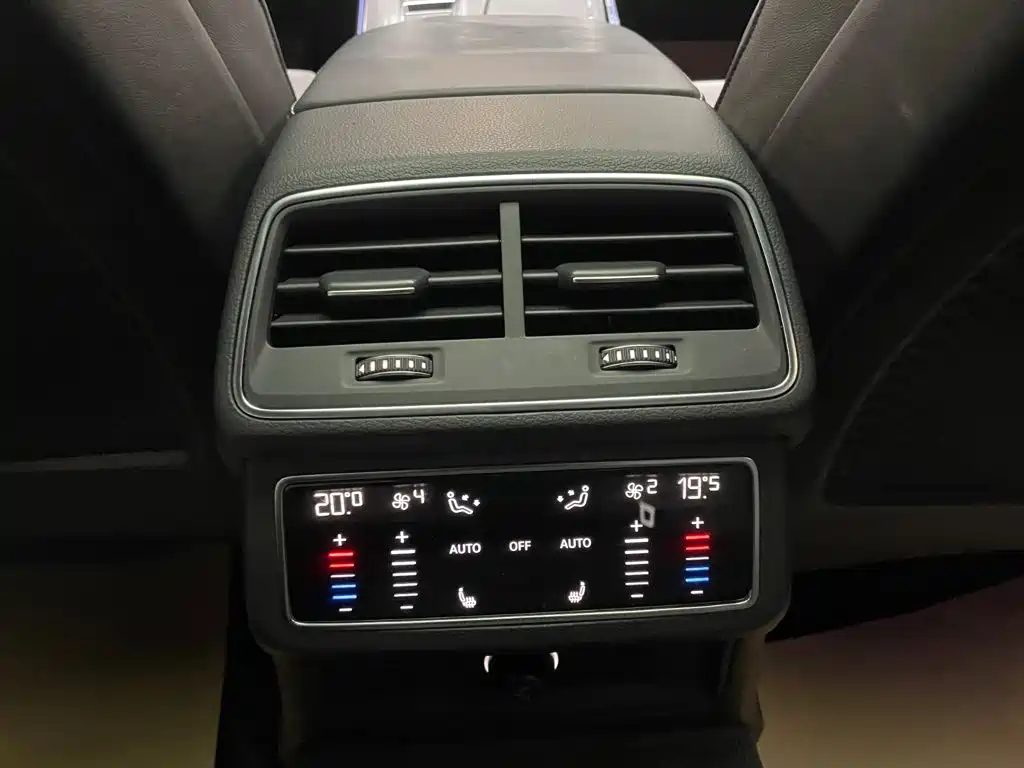 Audi A6L — фото 17