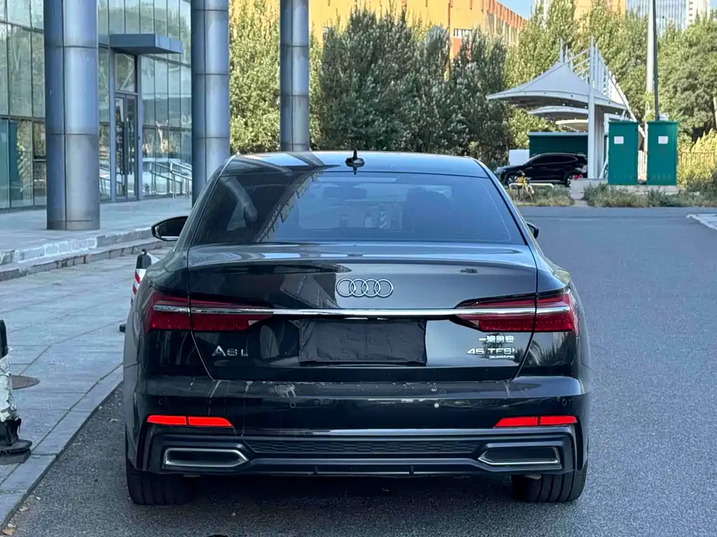 Audi A6L — фото 5