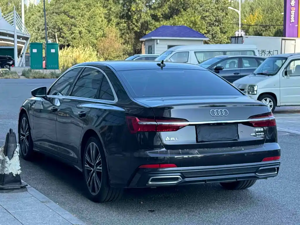 Audi A6L — фото 6