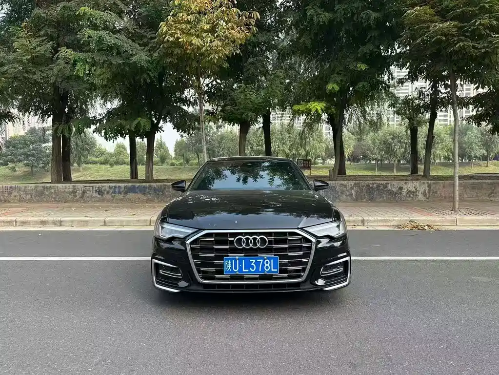 Audi A6L — фото 2