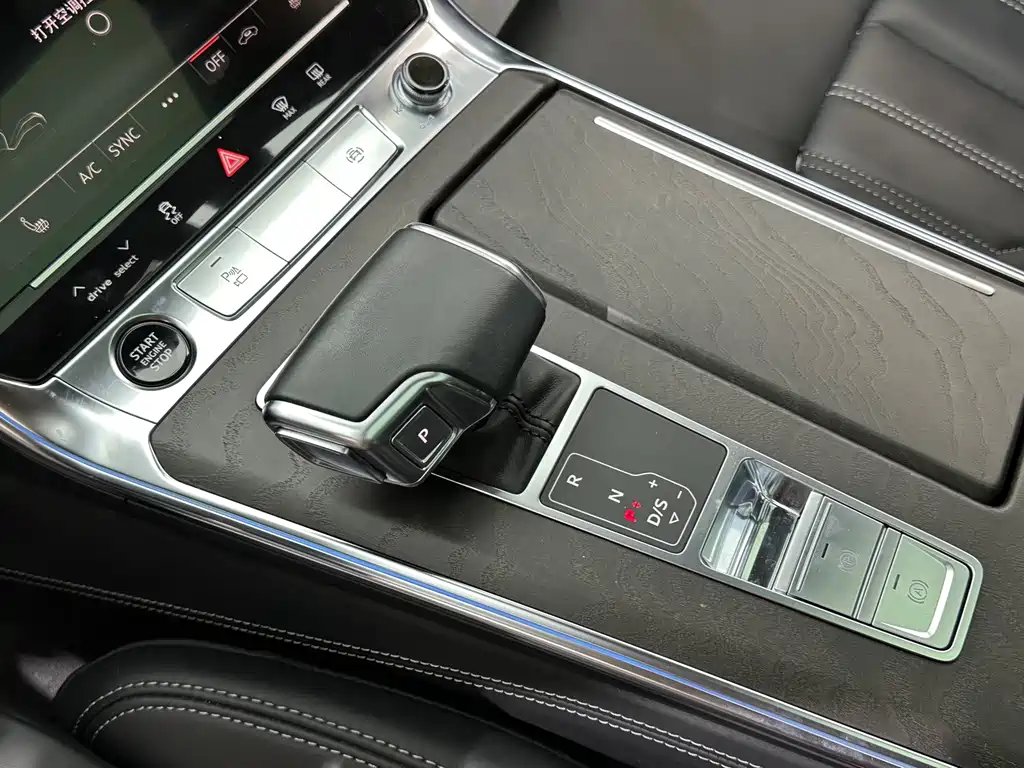 Audi A6L — фото 11