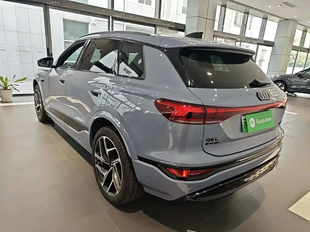 Audi Q6L e-tron — фото 5