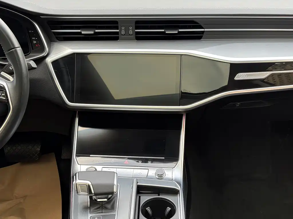 Audi A7L — фото 10