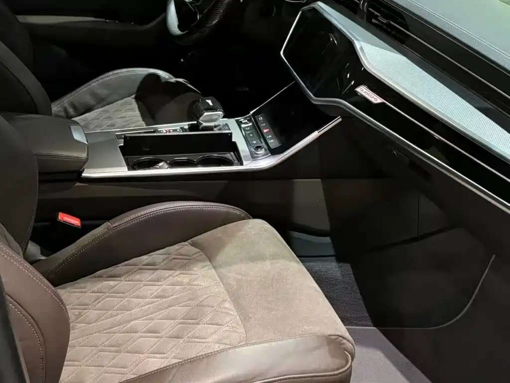 Audi A7L — фото 4