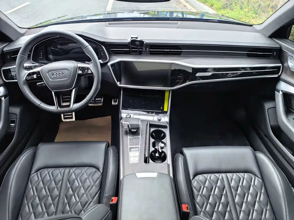 Audi A6L — фото 6