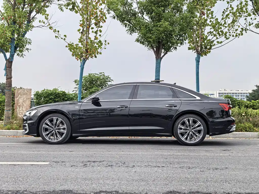 Audi A6L — фото 10