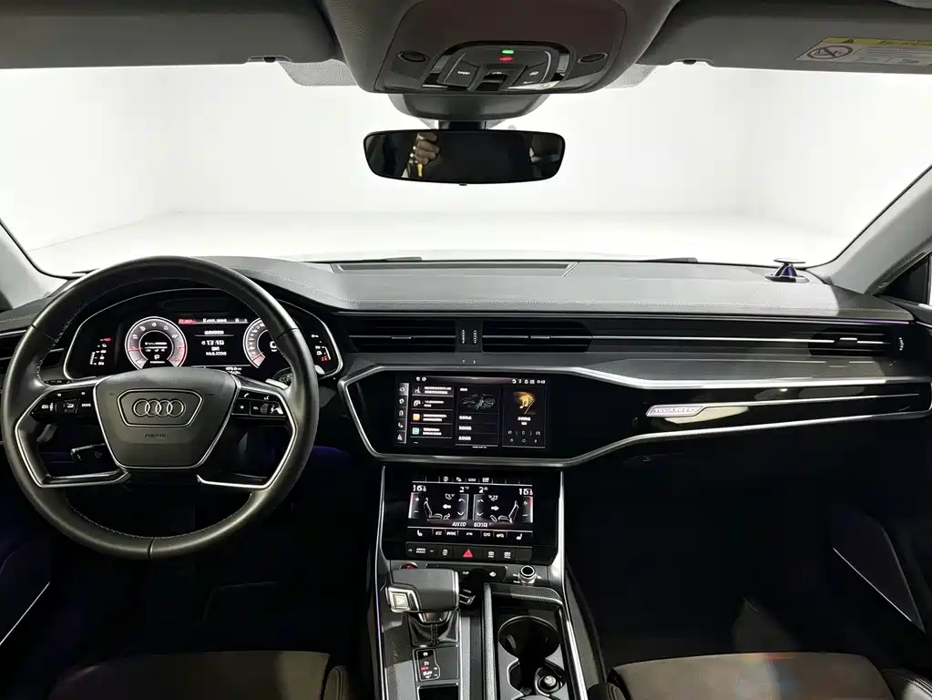 Audi A7L — фото 5