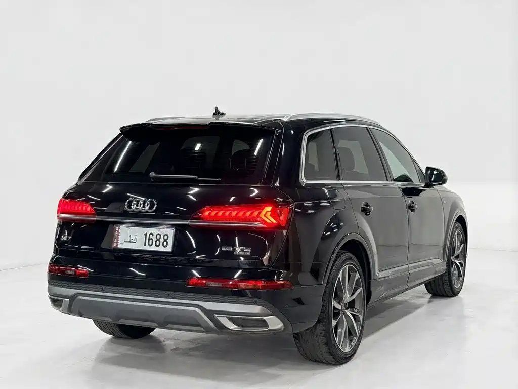 Audi Q7 — фото 8