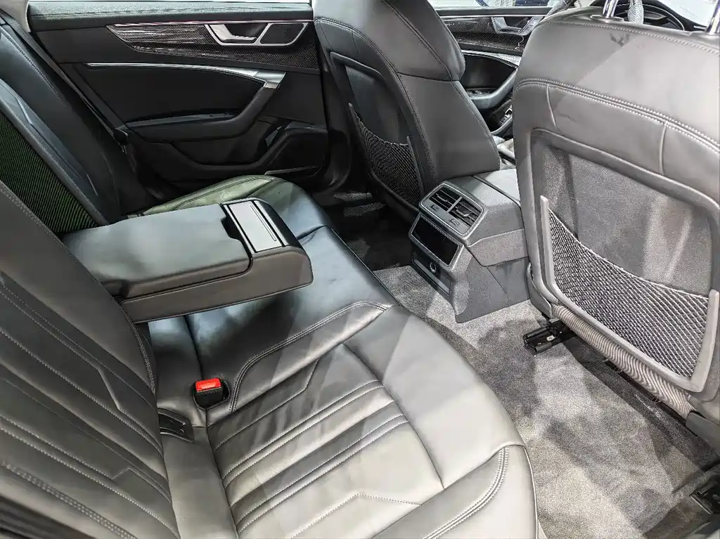 Audi A7 — фото 15