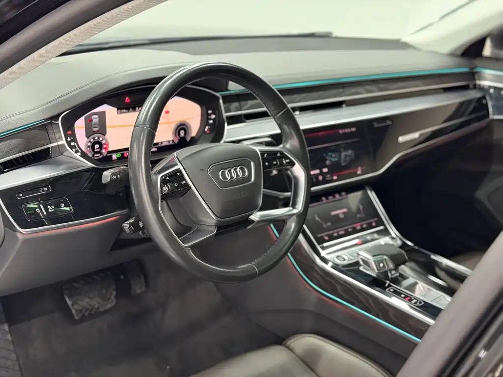 Audi A8 — фото 6