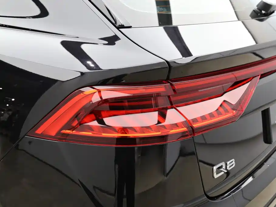 Audi Q8 — фото 28