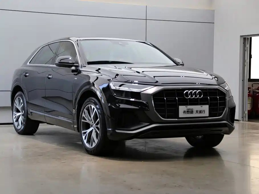 Audi Q8 — фото 31