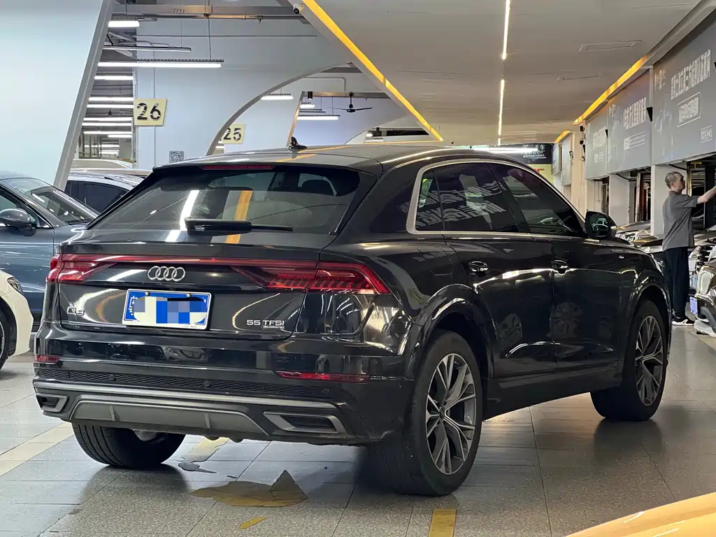 Audi Q8 — фото 5