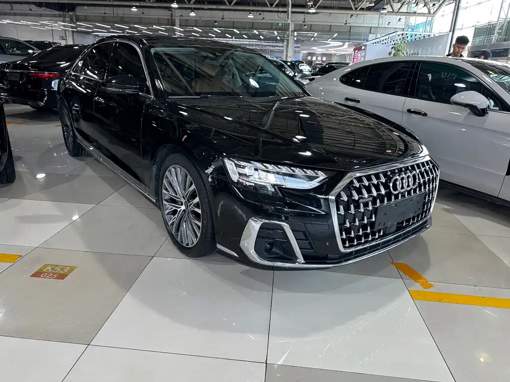 Audi A8 — фото 3