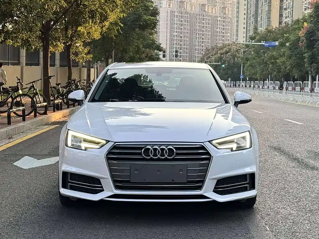 Audi A4L — фото 2