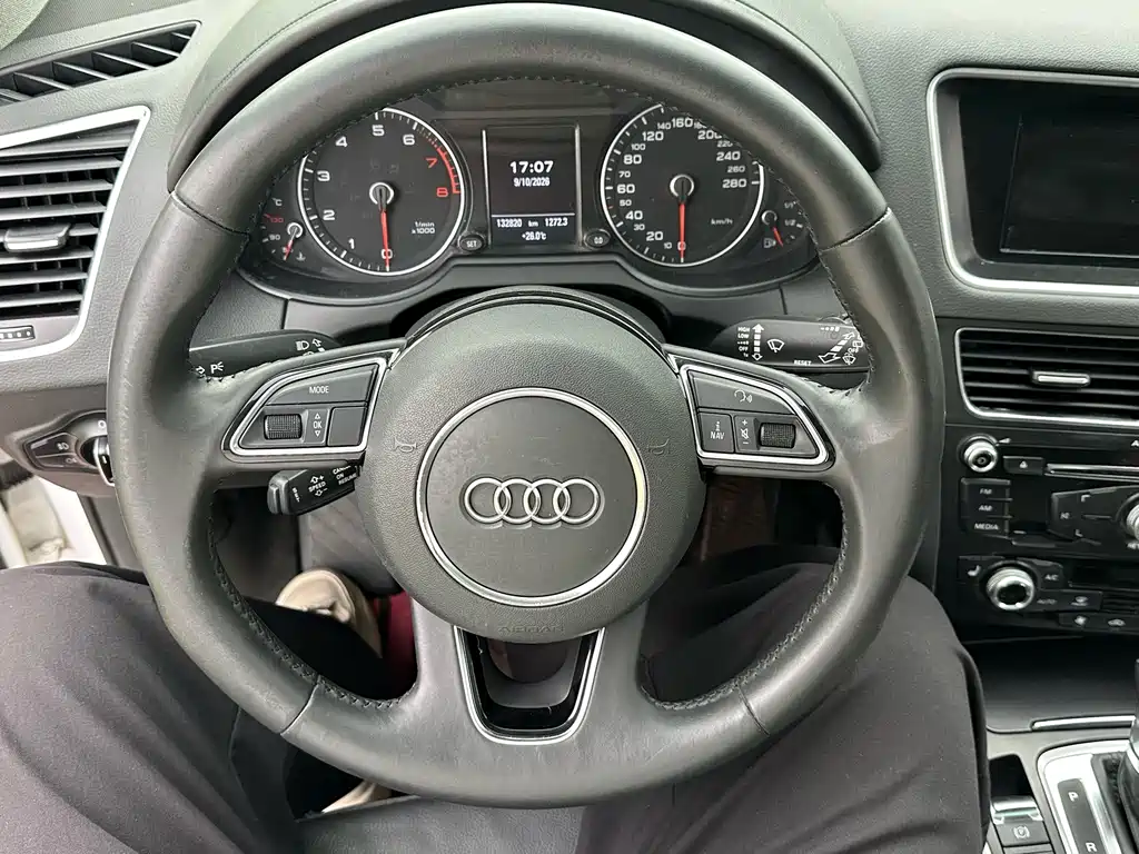 Audi Q5 — фото 10