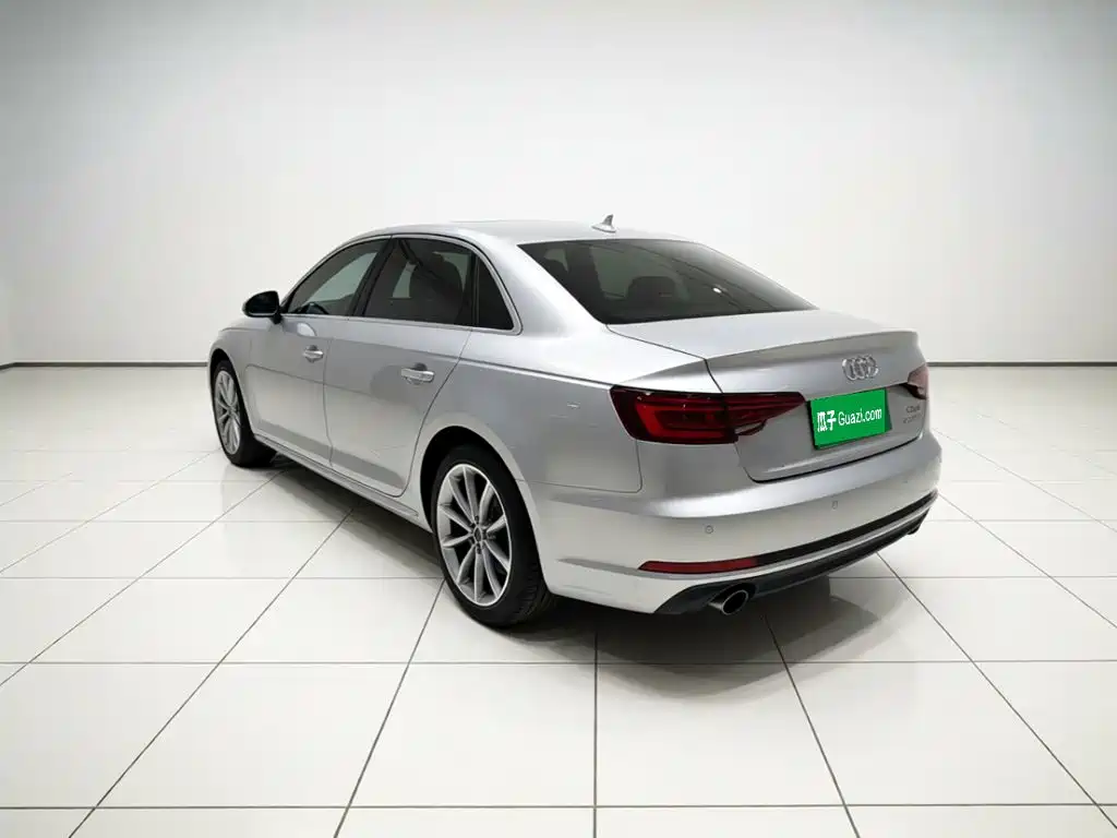 Audi A4L — фото 4