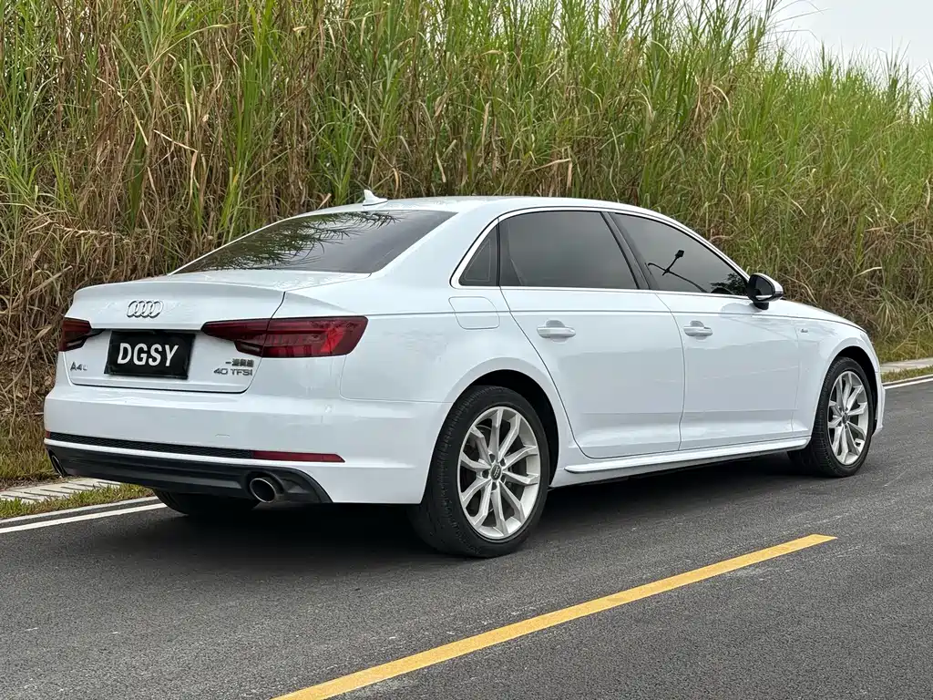 Audi A4L — фото 22