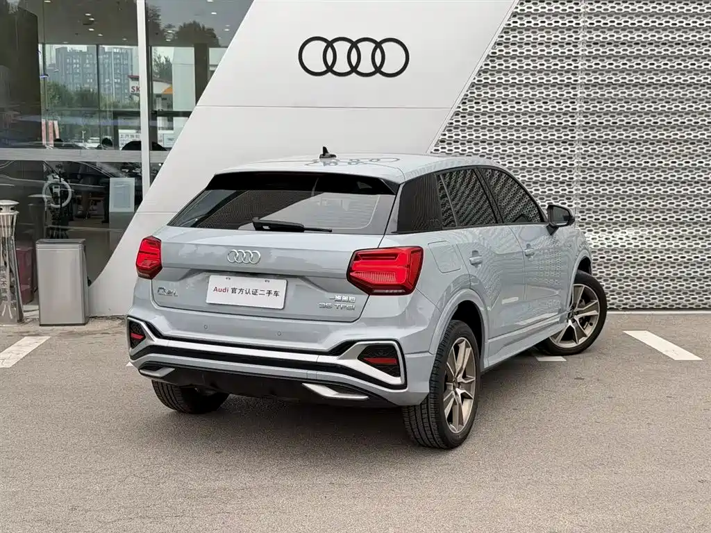 Audi Q2L — фото 4