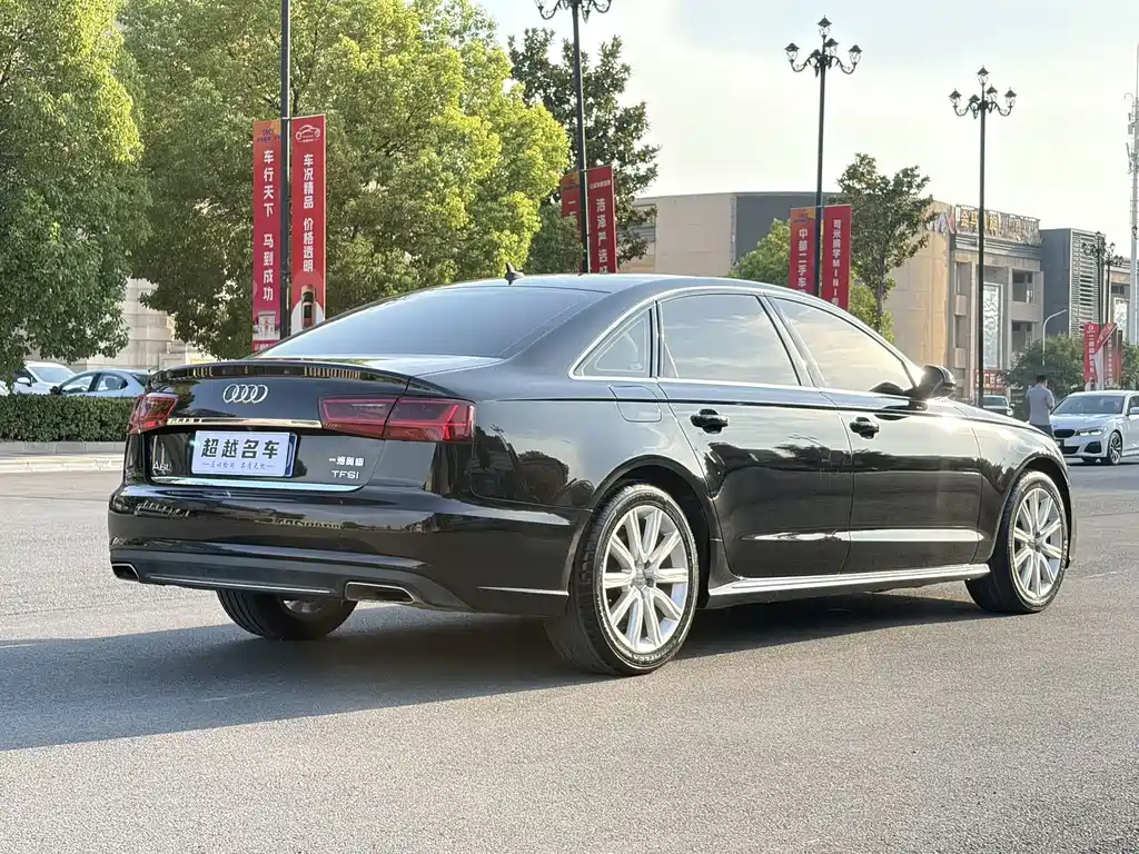 Audi A6L — фото 9
