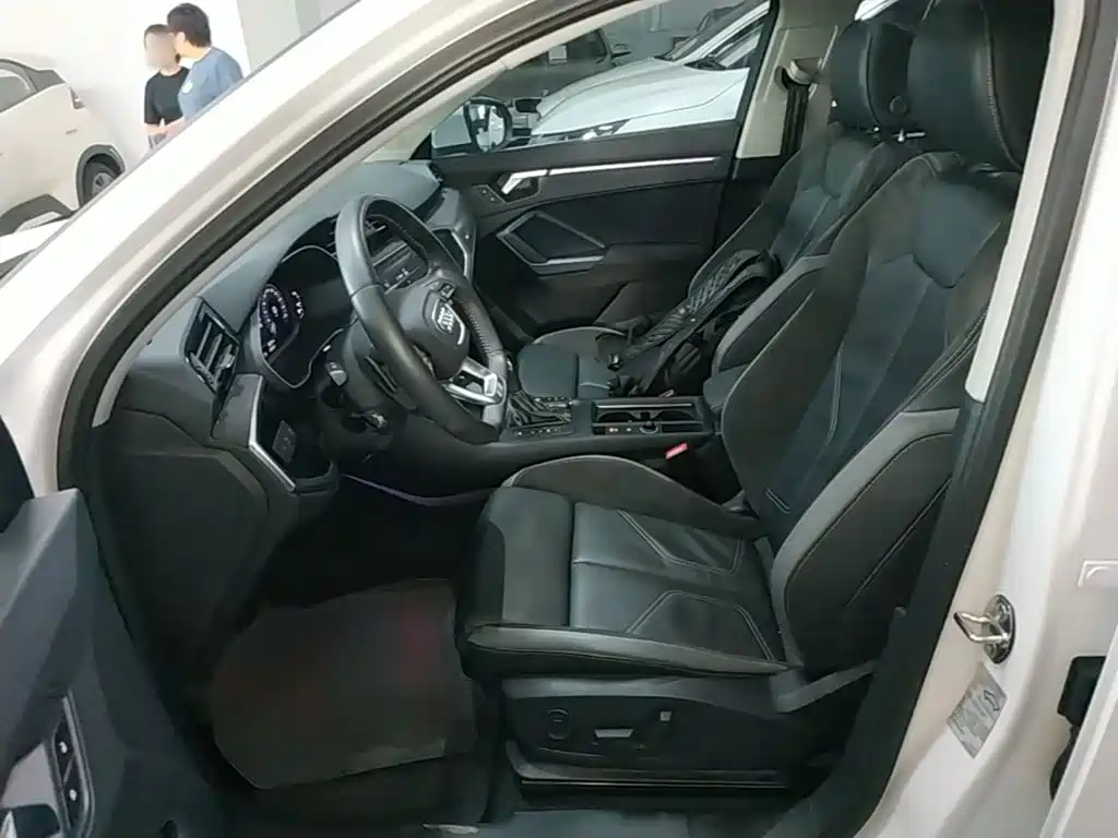 Audi Q3 Sportback — фото 15