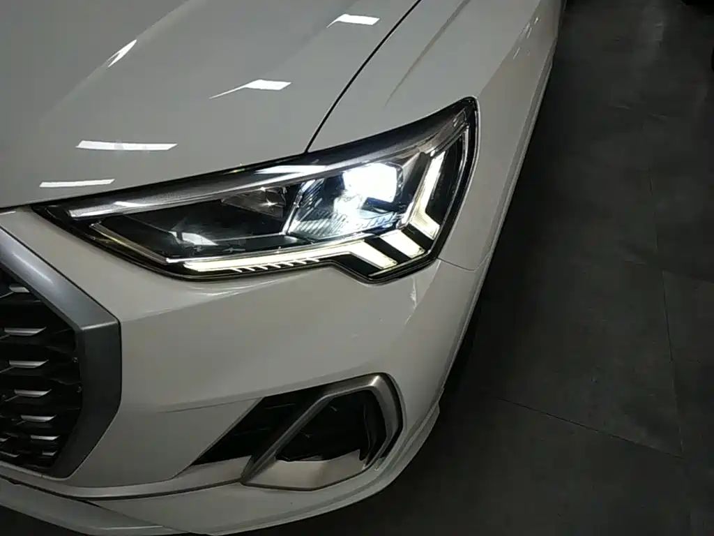 Audi Q3 Sportback — фото 24