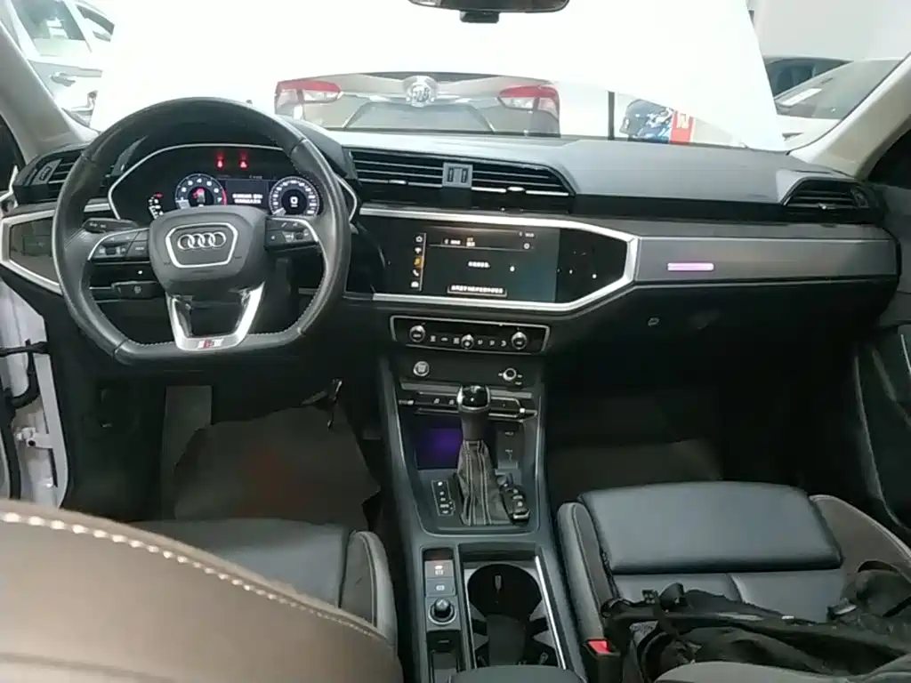 Audi Q3 Sportback — фото 10