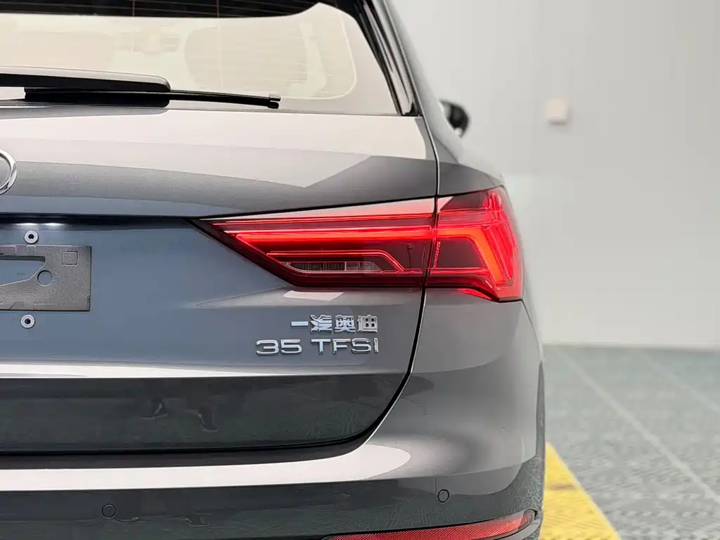 Audi Q3 — фото 7
