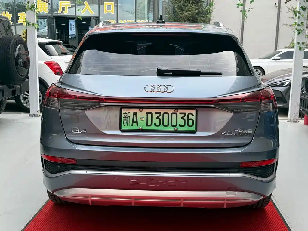 Audi Q4 e-tron — фото 9